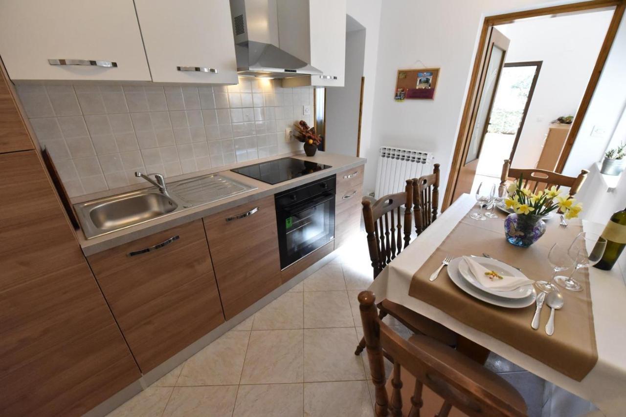 Apartment Nona Tar-Vabriga Bagian luar foto