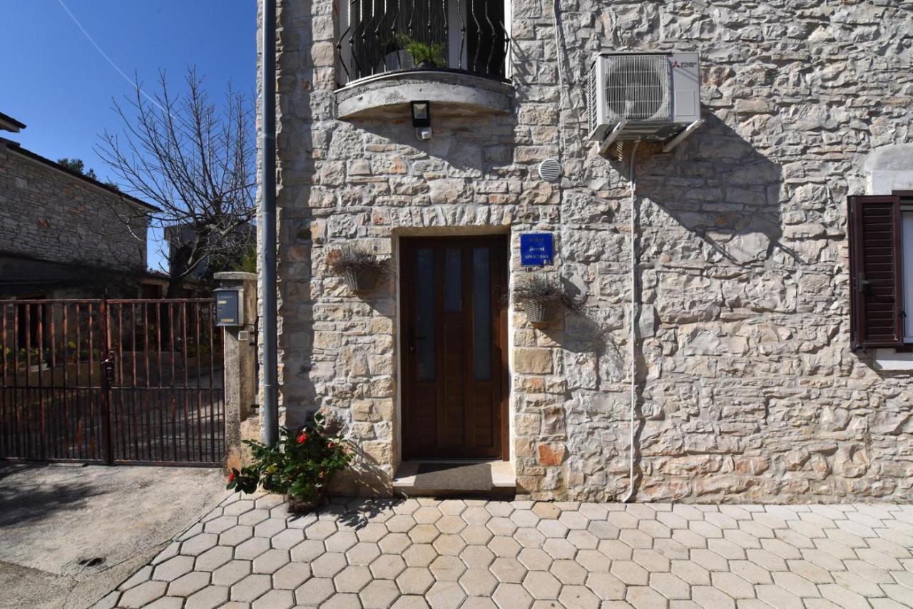 Apartment Nona Tar-Vabriga Bagian luar foto