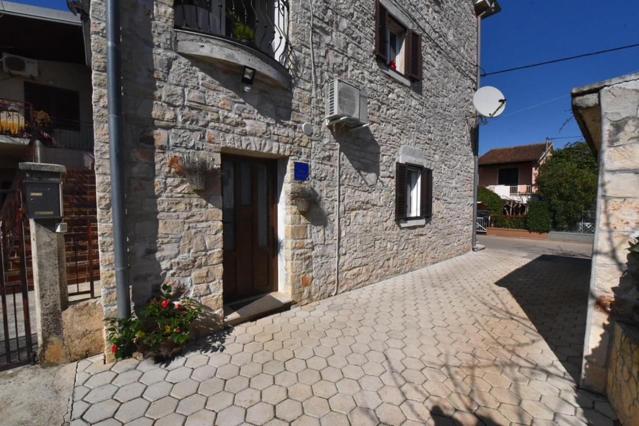 Apartment Nona Tar-Vabriga Bagian luar foto